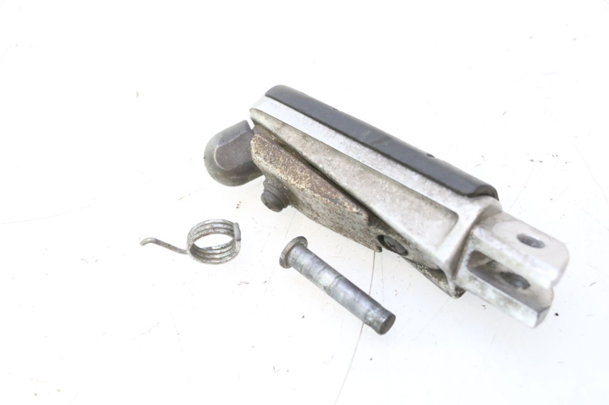 photo de CALE PIED AVANT DROIT YAMAHA FJR 1300 (2001 - 2005) - Zoom état d’usage