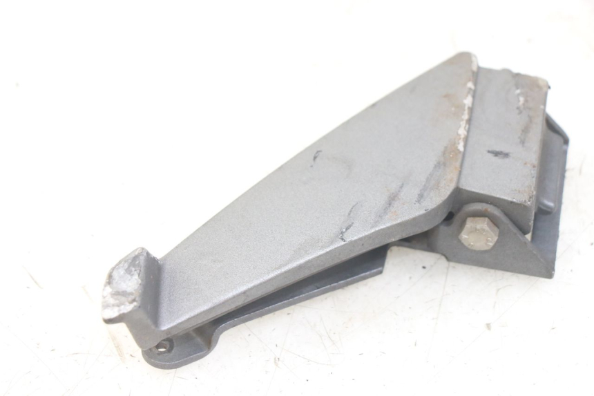 photo de CALE PIED AVANT DROIT PEUGEOT GEOPOLIS RS 125 (2007 - 2009) - Gros plan technique