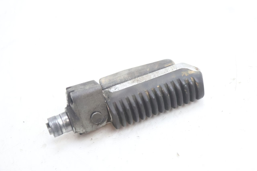 photo de CALE PIED AVANT DROIT SUZUKI GSF N BANDIT 1200 (2001 - 2005) - Zoom état d’usage