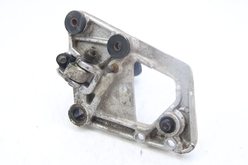 photo de CALE PIED AVANT DROIT SUZUKI GSX-F GSX  F 1100 (1988 - 1994) - Autre angle de vue