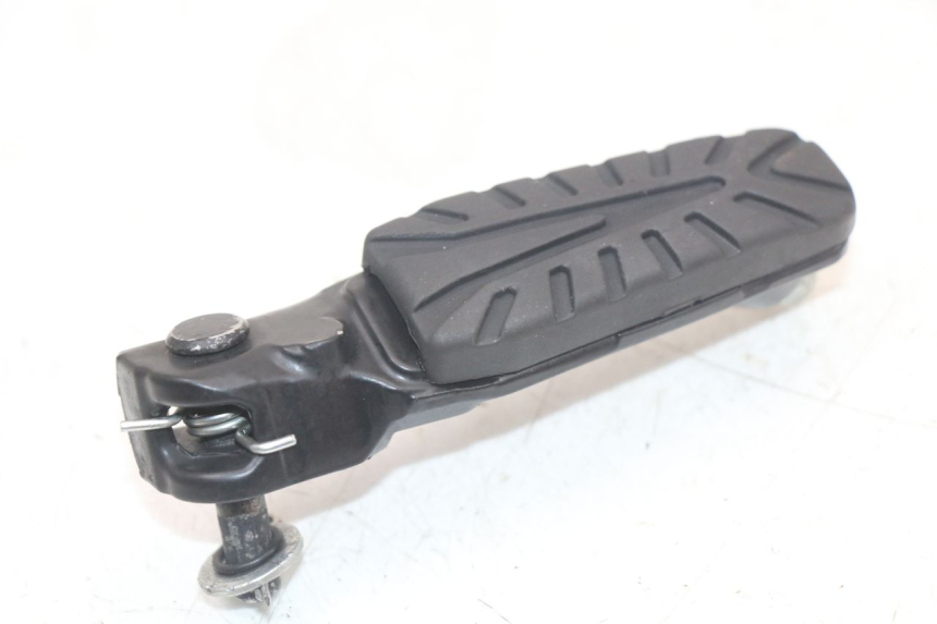 photo de CALE PIED AVANT DROIT HUSQVARNA SVARTPILEN 401 (2018 - 2023) - Détail de la pièce