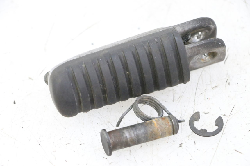 photo de CALE PIED AVANT DROIT KAWASAKI ZR7 ZR-7 S 750 (1999 - 2004) - Vue principale