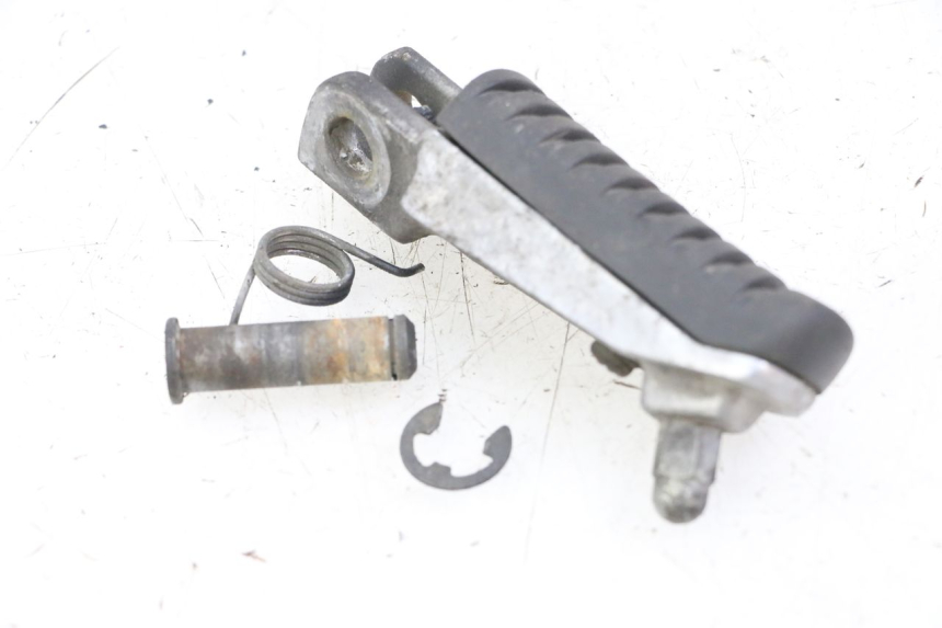 photo de CALE PIED AVANT DROIT KAWASAKI ZR7 ZR-7 S 750 (1999 - 2004) - Détail de la pièce