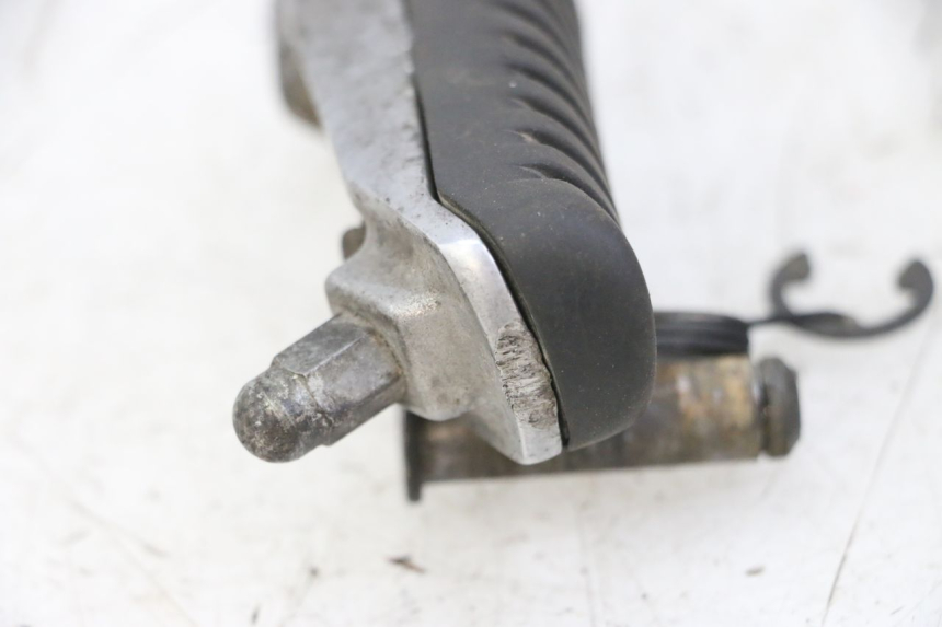 photo de CALE PIED AVANT DROIT KAWASAKI ZR7 ZR-7 S 750 (1999 - 2004) - Zoom état d’usage