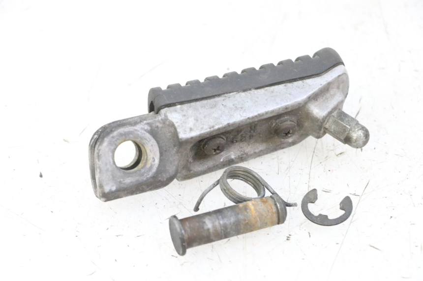 photo de CALE PIED AVANT DROIT KAWASAKI ZR7 ZR-7 S 750 (1999 - 2004) - Gros plan technique