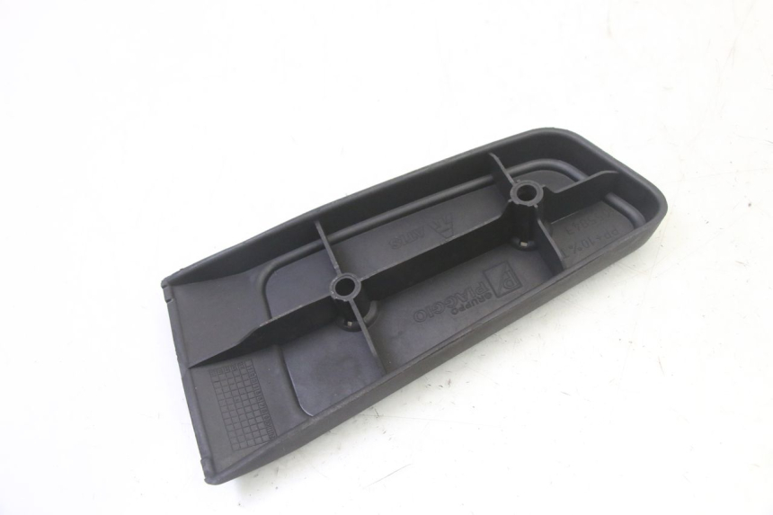 photo de CALE PIED AVANT DROIT PIAGGIO MP3 RL 250 (2006 - 2010) - Autre angle de vue