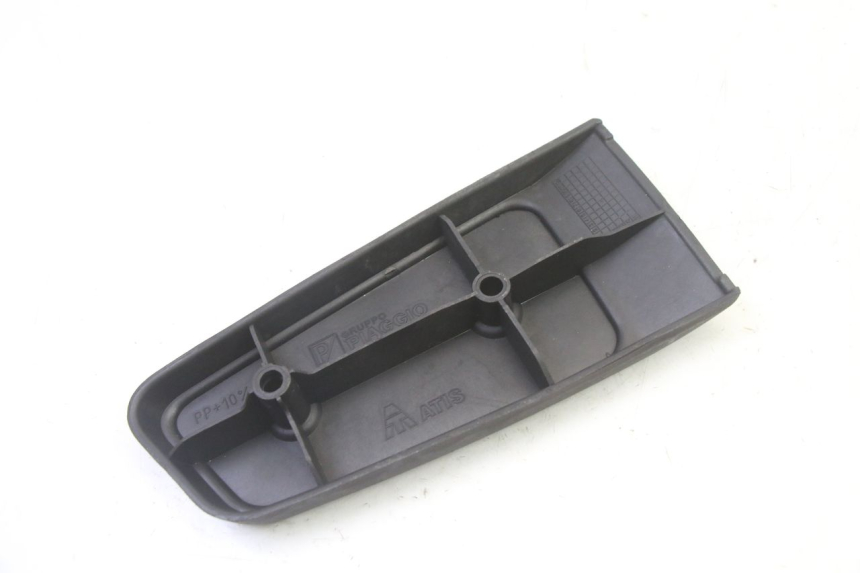 photo de CALE PIED AVANT DROIT PIAGGIO MP3 RL 250 (2006 - 2010) - Gros plan technique