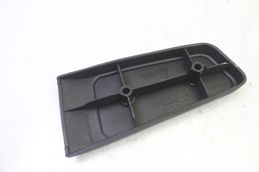 photo de CALE PIED AVANT DROIT PIAGGIO MP3 RL 250 (2006 - 2010) - Autre angle de vue