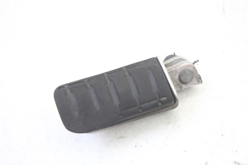 photo de CALE PIED AVANT DROIT HONDA ST PAN EUROPEAN 1300 (2002 - 2013) - Zoom état d’usage