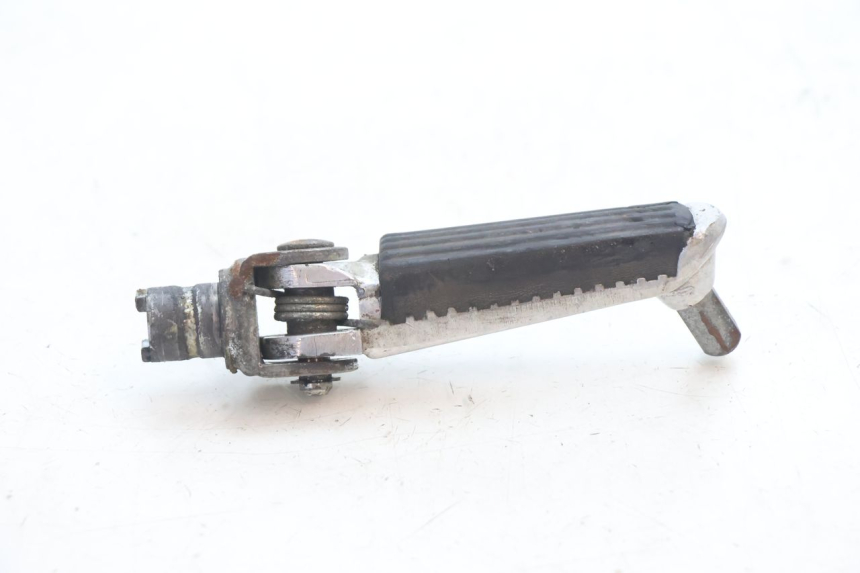 photo de CALE PIED AVANT DROIT SUZUKI SV S 650 (2003 - 2009) - Vue principale