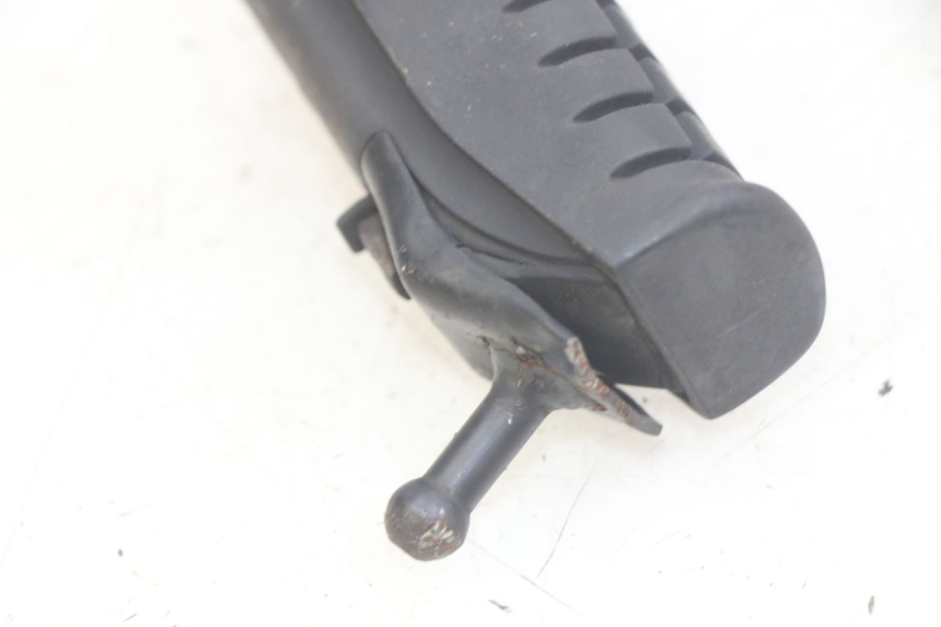 photo de CALE PIED AVANT DROIT DAELIM VJ ROADWIN FI 125 (2008 - 2017) - Zoom état d’usage