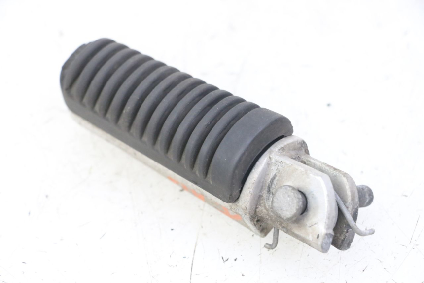 photo de CALE PIED AVANT DROIT YAMAHA XJ6 ABS 600 (2008 - 2016) - Points de fixation