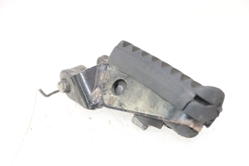 photo de CALE PIED AVANT DROIT HONDA XRV AFRICA TWIN 750 (1990 - 1992) - Gros plan technique