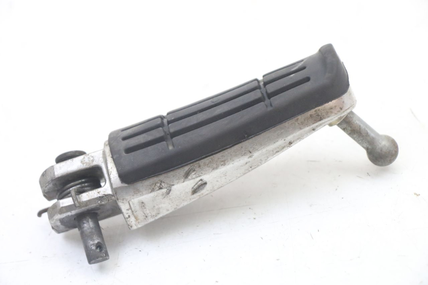 photo de CALE PIED AVANT DROIT YAMAHA FZ6 FAZER S2 600 (2007 - 2011) - Détail de la pièce