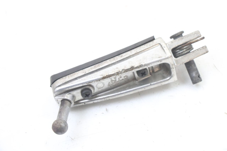 photo de CALE PIED AVANT DROIT YAMAHA FZ6 FAZER S2 600 (2007 - 2011) - Autre angle de vue