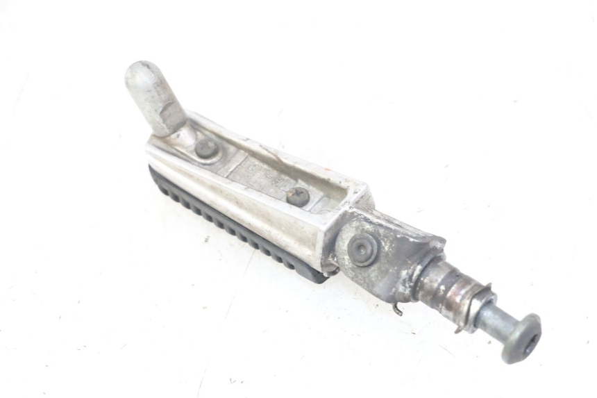 photo de CALE PIED AVANT DROIT YAMAHA FZS FAZER 600 (2001 - 2003) - Vue d’ensemble