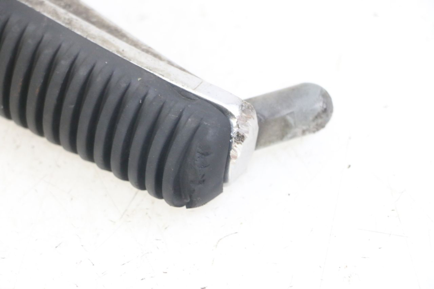 photo de CALE PIED AVANT DROIT YAMAHA FZS FAZER 600 (2001 - 2003) - État de surface