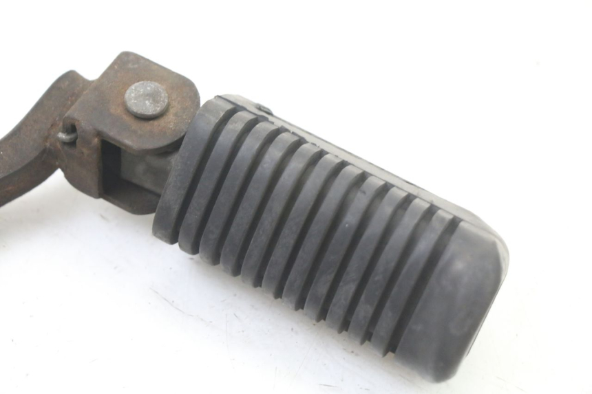 photo de CALE PIED AVANT DROIT YAMAHA SR 125 (1982 - 2003) - Zoom état d’usage