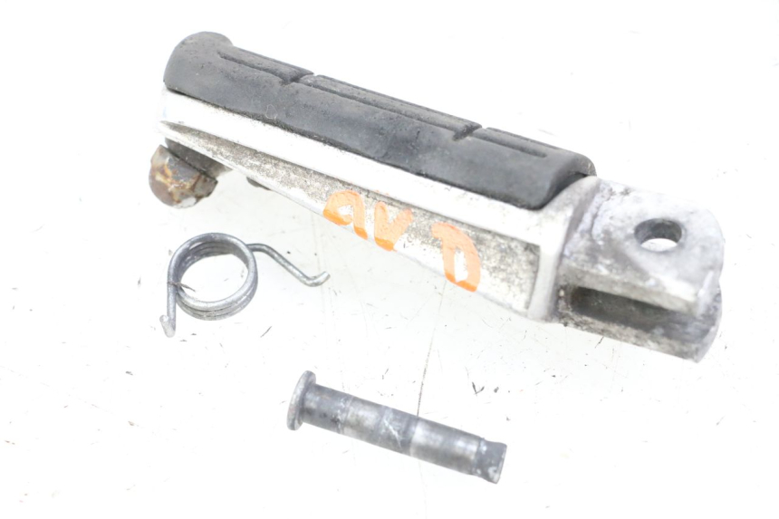 photo de CALE PIED AVANT DROIT YAMAHA XJ6 600 (2008 - 2016) - Détail de la pièce