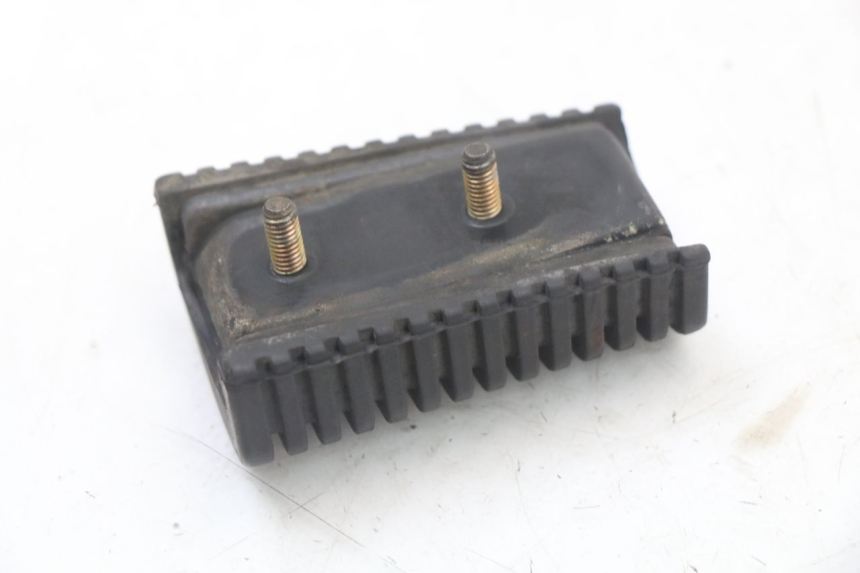 photo de CALE PIED AVANT DROIT YAMAHA XVS DRAG STAR DRAGSTAR 650 (1997 - 2007) - Gros plan technique