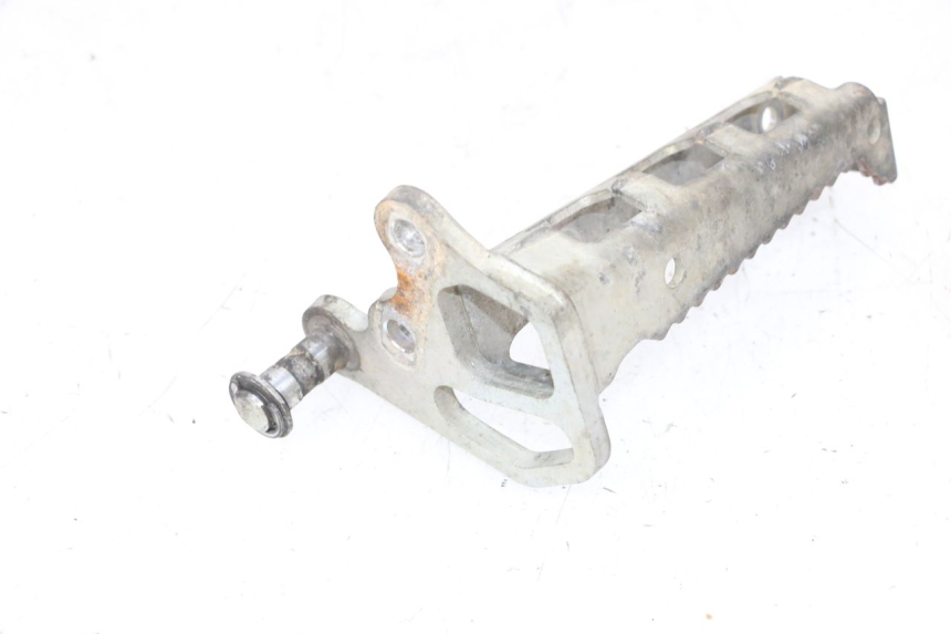 photo de CALE PIED AVANT DROIT YAMAHA YFM R RAPTOR 250 (2008 - 2014) - Détail de la pièce