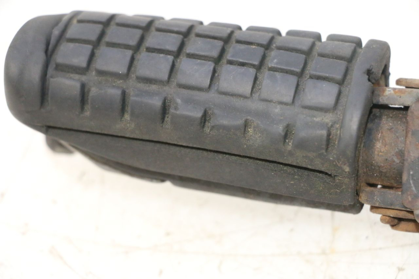 photo de CALE PIED AVANT GAUCHE HONDA CB TWO FIFTY 250 (1991 - 2002) - Pièce contrôlée