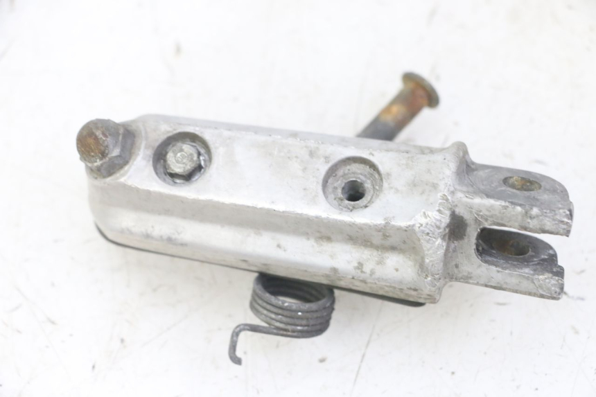 photo de CALE PIED AVANT GAUCHE HONDA CBF 500 (2004 - 2007) - Autre angle de vue