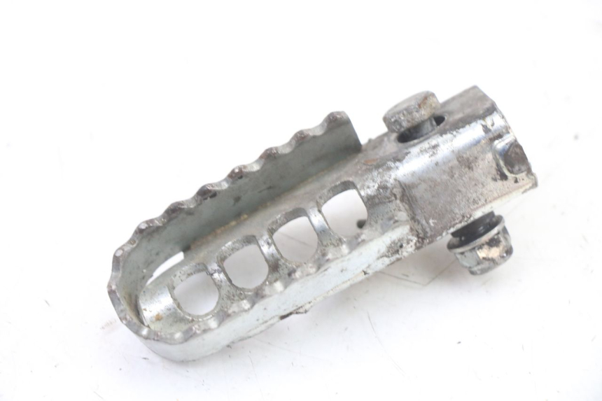 photo de CALE PIED AVANT GAUCHE DERBI SENDA R X-TREME 50 (2006 - 2010) - Vue principale