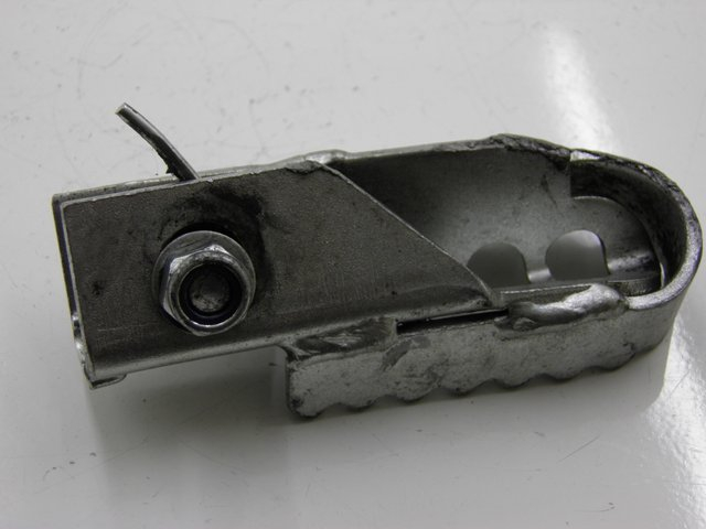 photo de CALE PIED AVANT GAUCHE DERBI SENDA SM DRD 50 (2008 - 2013) - Autre angle de vue