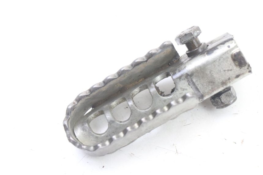 photo de CALE PIED AVANT GAUCHE DERBI SENDA SM DRD X-TREME 50 (2011 - 2017) - Vue principale