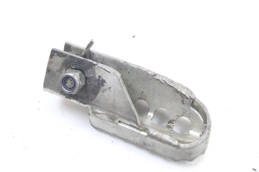 photo de CALE PIED AVANT GAUCHE DERBI SENDA SM DRD X-TREME 50 (2011 - 2017) - Gros plan technique