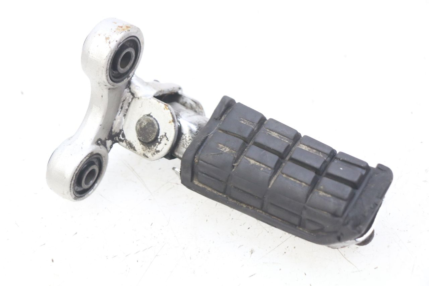 photo de REPOSE-PIED AVANT GAUCHE YAMAHA FJ 3CX 1200 (1986 - 1996) - Points de fixation