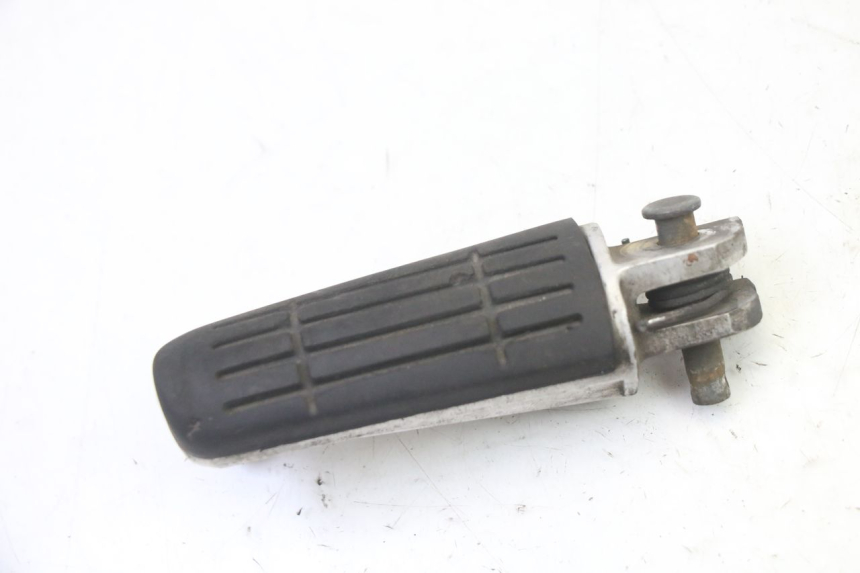 photo de CALE PIED AVANT GAUCHE YAMAHA FZ6 FAZER S2 600 (2007 - 2011) - Vue principale