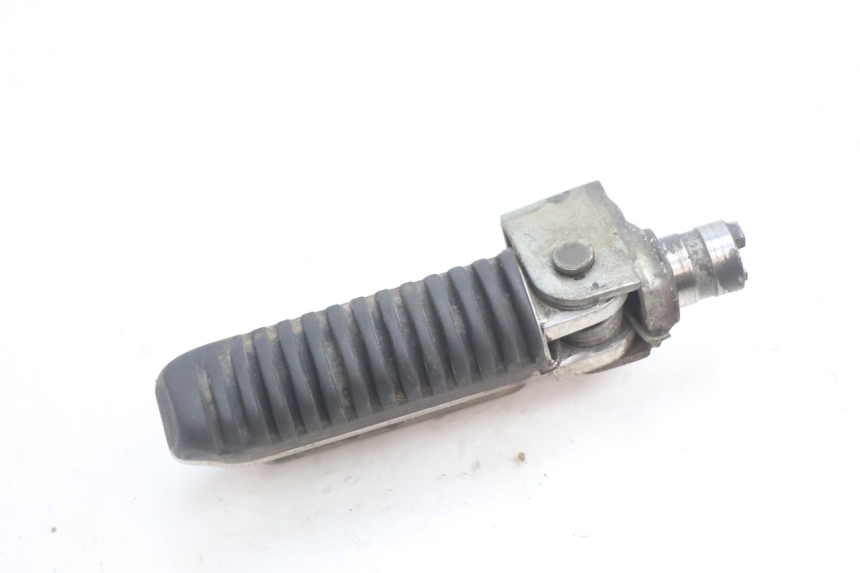 photo de CALE PIED AVANT GAUCHE SUZUKI GSF N BANDIT 1200 (2001 - 2005) - Zoom état d’usage