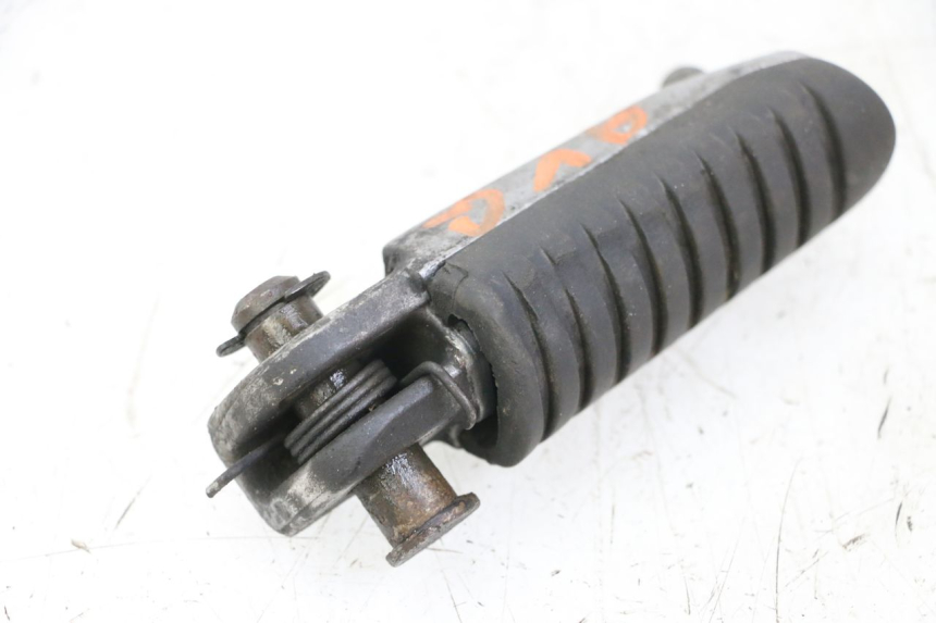 photo de REPOSE-PIED AVANT GAUCHE KAWASAKI ZR7 ZR-7 S 750 (1999 - 2004) - Vue principale