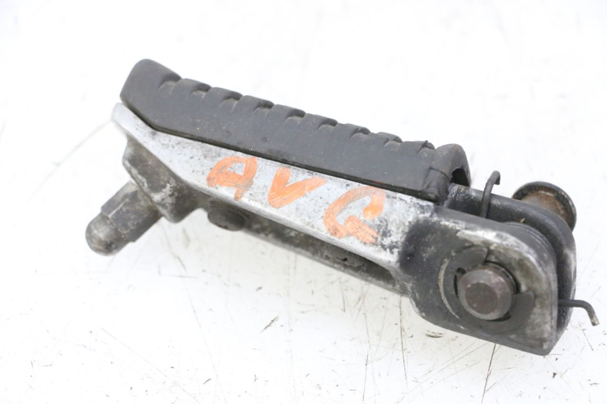 photo de REPOSE-PIED AVANT GAUCHE KAWASAKI ZR7 ZR-7 S 750 (1999 - 2004) - Détail de la pièce