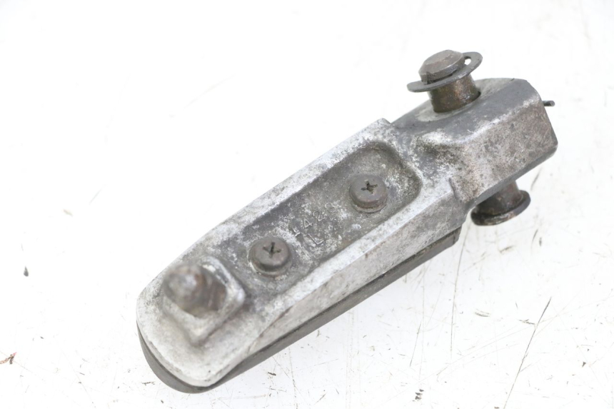 photo de REPOSE-PIED AVANT GAUCHE KAWASAKI ZR7 ZR-7 S 750 (1999 - 2004) - Zoom état d’usage