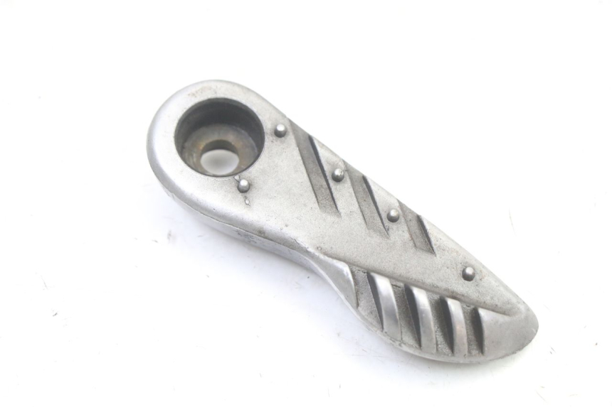 photo de CALE PIED AVANT GAUCHE MBK BOOSTER SPIRIT NAKED 50 (2004 - 2017) - Détail de la pièce