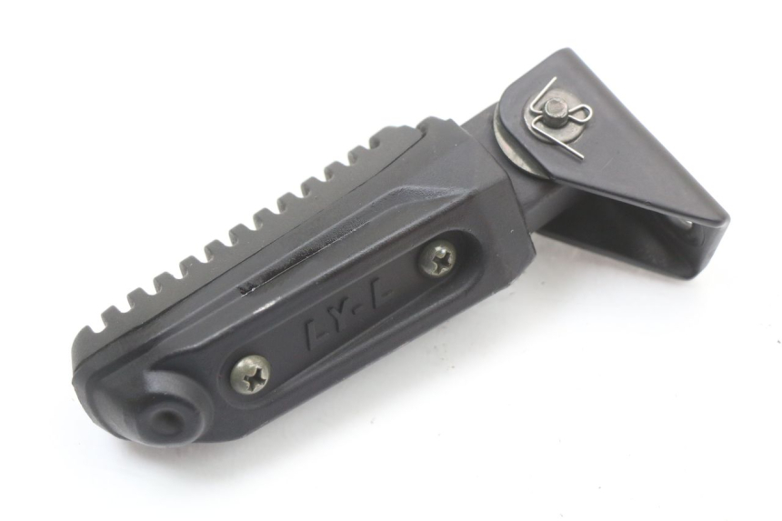 photo de CALE PIED AVANT GAUCHE ASTOR ORCAL 125 (2015 - 2017) - Vue d’ensemble