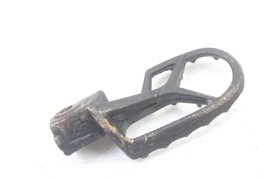 photo de CALE PIED AVANT GAUCHE SMALL MX THUNDER 250 - Autre angle de vue