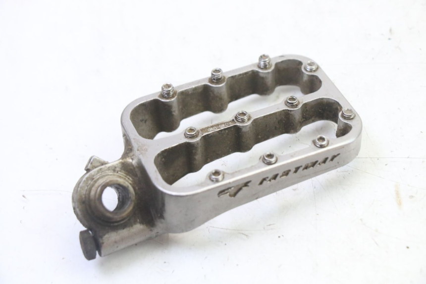 photo de CALE PIED AVANT GAUCHE KTM SUPERENDURO R 950 (2005 - 2009) - Autre angle de vue