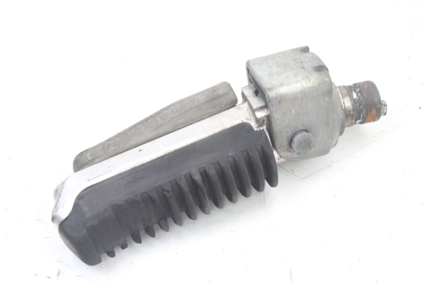 photo de CALE PIED AVANT GAUCHE SUZUKI GSF S BANDIT 600 (2000 - 2004) - Zoom état d’usage
