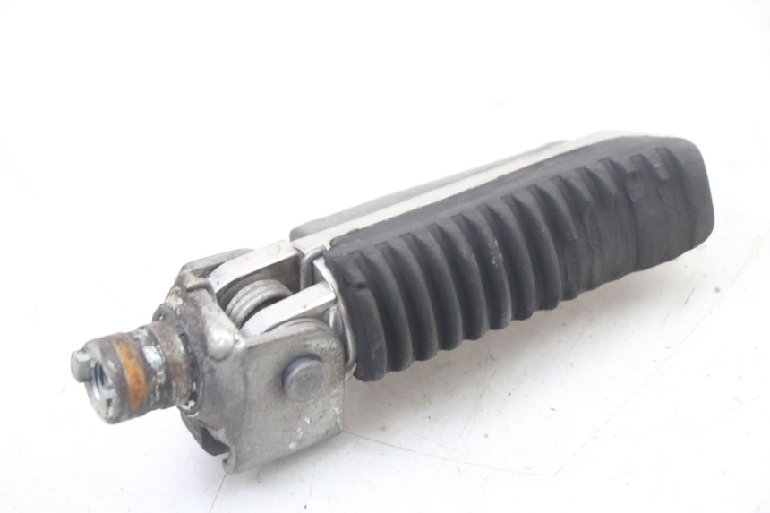 photo de CALE PIED AVANT GAUCHE SUZUKI GSF S BANDIT 600 (2000 - 2004) - Vue d’ensemble