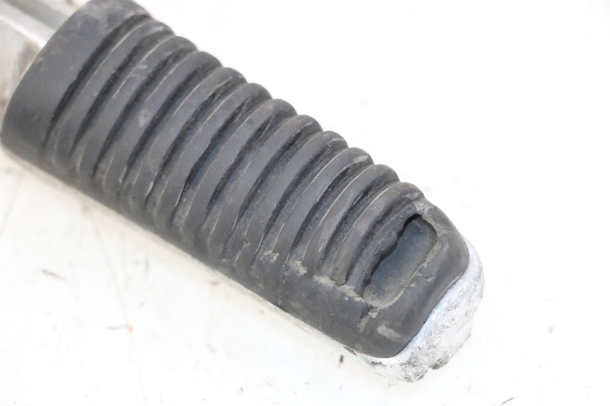 photo de CALE PIED AVANT GAUCHE YAMAHA XJN DIVERSION 600 (2000 - 2003) - Points de fixation