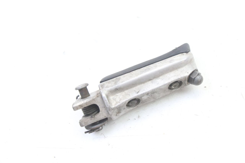 photo de CALE PIED AVANT GAUCHE HONDA XLV VARADERO 125 (2000 - 2006) - Gros plan technique