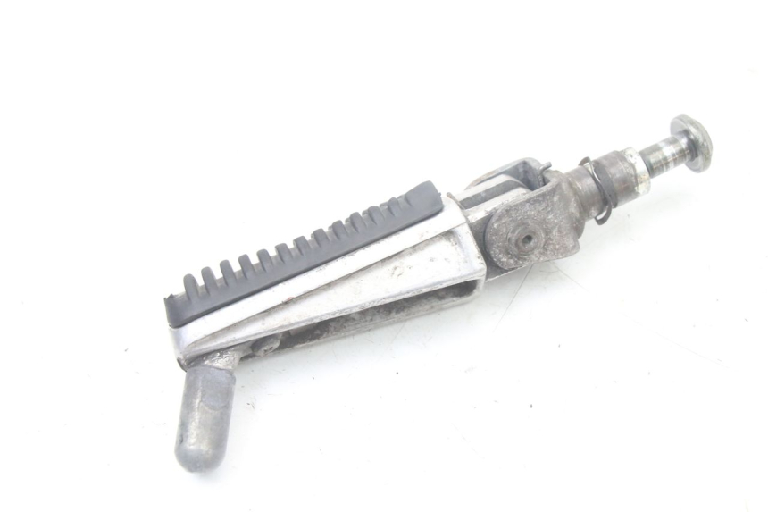 photo de CALE PIED AVANT GAUCHE YAMAHA FZS FAZER 600 (2001 - 2003) - Détail de la pièce