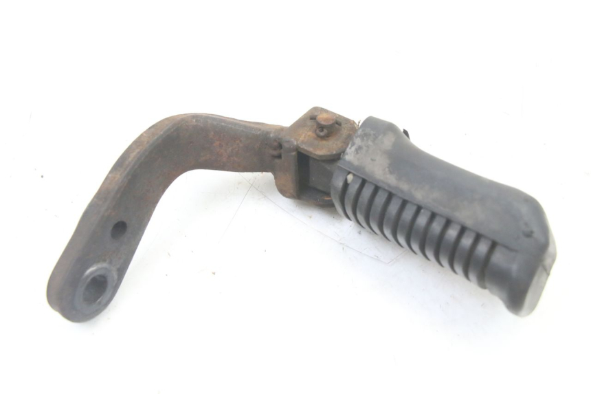 photo de CALE PIED AVANT GAUCHE YAMAHA SR 125 (1982 - 2003) - Autre angle de vue