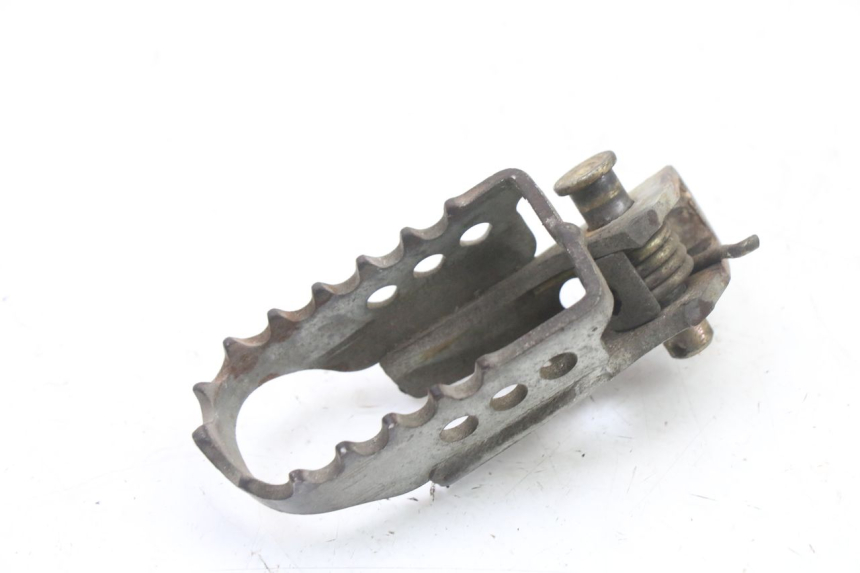 photo de CALE PIED AVANT GAUCHE YAMAHA TTR 125 (2000 - 2020) - Vue principale