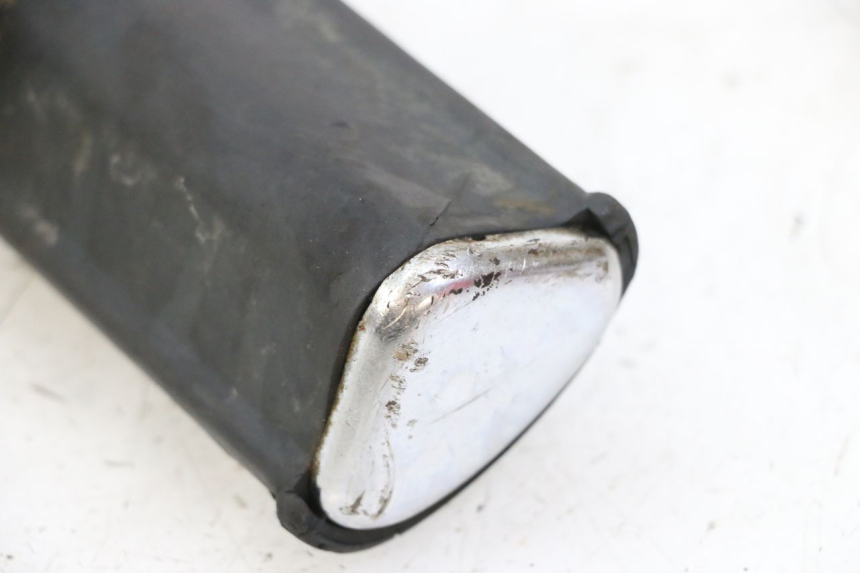 photo de CALE PIED AVANT GAUCHE YAMAHA XV VIRAGO 535 (1988 - 2004) - Gros plan technique