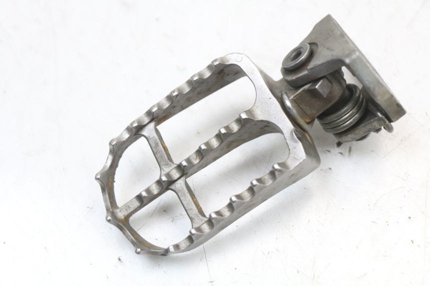 photo de REPOSE-PIED AVANT GAUCHE YAMAHA YZ 125 (2017 - 2021) - Vue principale
